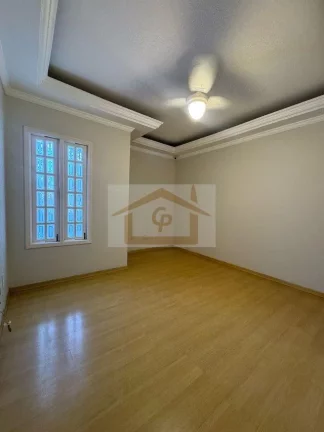 Imagem Residencial silencioso, natureza e próximo ao Templo Budista Zulai! São 4 quartos, 4 vagas