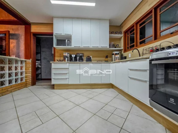 Imagem Casa à venda em Riviera, com 5 dormitórios sendo 3 suítes, 280m² área construída 3 vagas de garagem