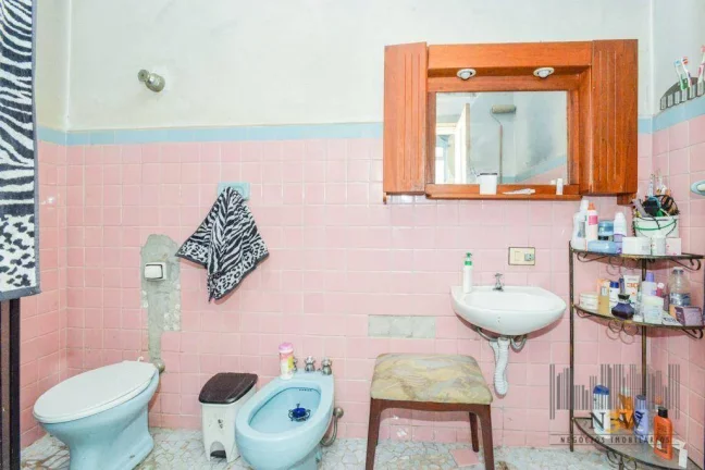 Imagem Casa à venda no Alto da Lapa São Paulo SP com 3 dormitórios, 1 suíte, 2 vagas de garagem e 120m².