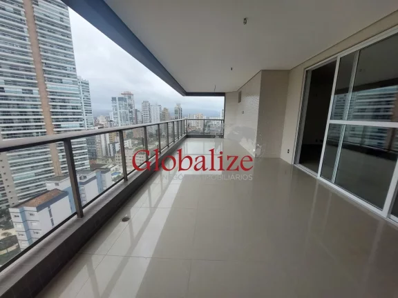 Imagem Apartamento de alto padrão em um dos bairros mais desejados de Santos, o Embaré.