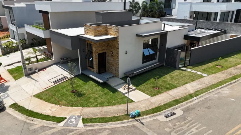 Imagem Casa com 3 dormitórios à venda, 141 m² por R$ 1.055.000,00 - Residencial Fazenda Casa Grande - Taubaté/SP