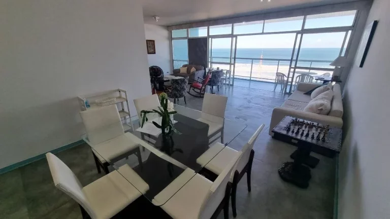 Imagem Apartamento com 3 dormitórios à venda, 198 m² - Pitangueiras - Guarujá/SP