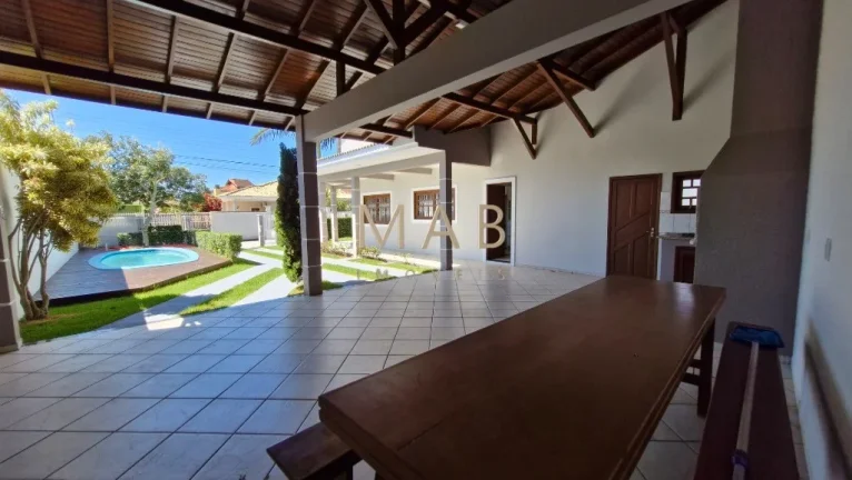 Imagem Imperdível: Casa à venda em Florianópolis-SC, Ingleses! 4 quartos, 1 suíte, 2 salas, 3 banheiros, 3 vagas, 240m².