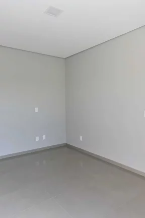 Imagem Geminado com 2 dormitórios sendo 1 suíte e 1 vaga - Paranaguamirim em Joinville/SC