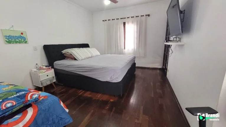 Imagem Sobrado 3 Dorms. 4 vagas e quintal com churrasqueira