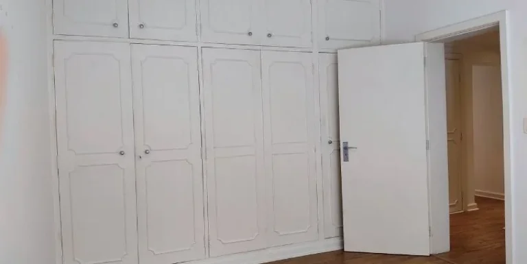 Imagem Apartamento Para Locação 150M², 3Q, 1 Suíte, 2 Banheiros, 1 Vaga, Banheira, Lavabo, Split, Dependência de Serviço, Portaria 24h, Armários Embutidos.