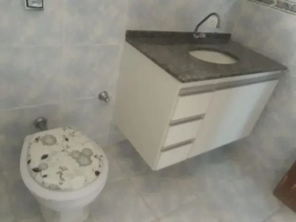 Imagem Casa em ótima localização em Santa Terezinha, com 03 dormitórios sendo 01 com AE, sala, banheiro...
