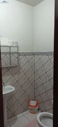 Imagem CASA COM 2 QUARTOS COM KITNET NOS FUNDO, NO BAIRRO 3 BANDEIRA