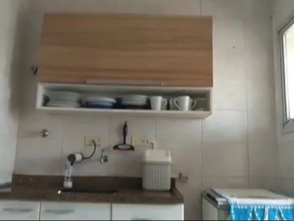 Imagem Excelente apartamento, bem ventilado, 1 dormitório com piso laminado, living para 2 ambientes, banh...
