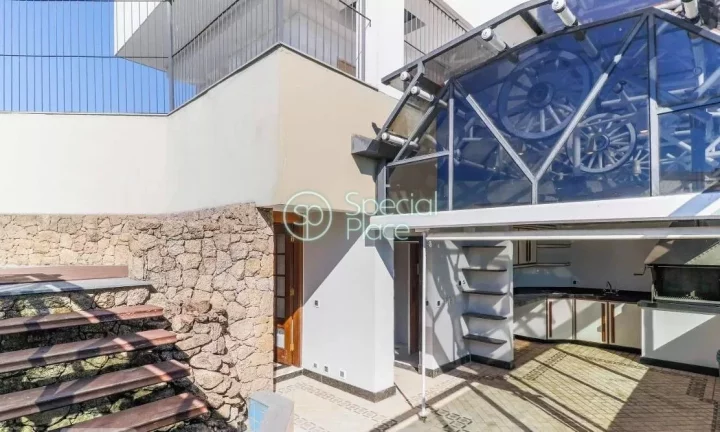 Imagem Cobertura tríplex com 342m², composta por living com terraço, mármore Italiano em toda a área s...