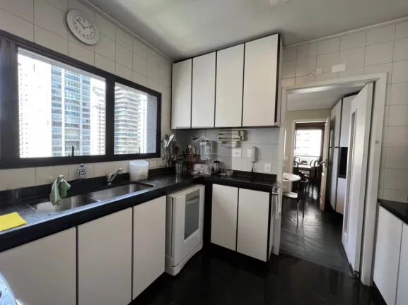 Imagem Apartamento 202m² 4 dorm 3 suites 4 vagas no Itaim