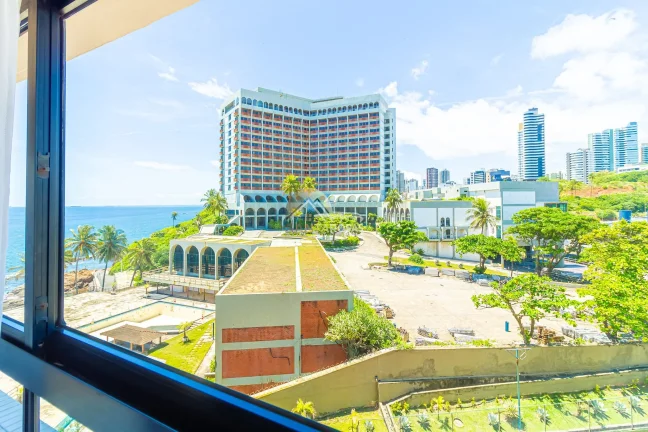Imagem Ondina Apart Hotel: 75 m², andar alto, nascente, varanda com vista mar, 2 quartos (1 suíte), 1 vaga