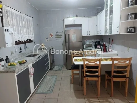 Imagem Casa à venda na região do Taquaral, localizada em um terreno de 390m², com 230m² de área constr...