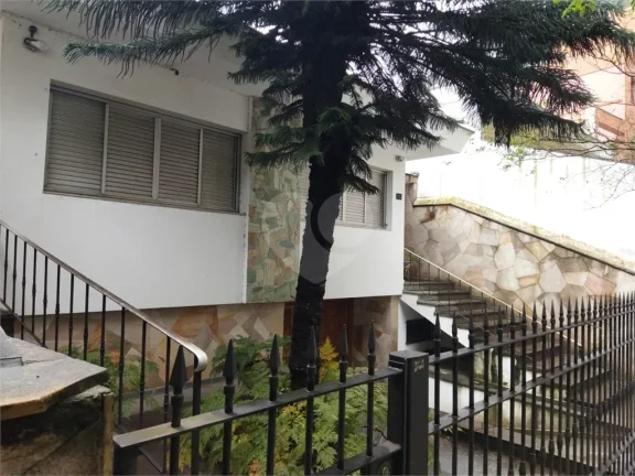 Imagem Casa à venda ou para alugar com 4 quartos, sendo 1 suíte, em Vila Madalena, São Paulo - SP