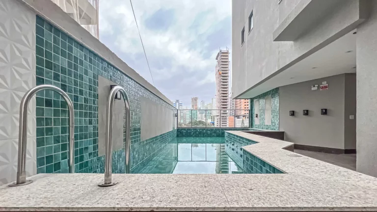 Imagem Apartamento com vista panorâmica com 2 suítes e 2 vagas de garagem em Balneário Perequê/SC