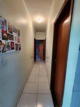 Imagem Vendo Excelente Casa com Edícula, abaixo do valor de mercado
