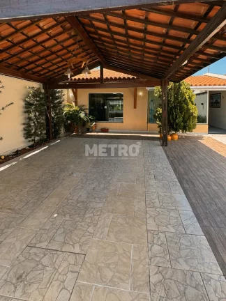 Imagem Casa à venda no Caminho do Sol, 3 4, sendo 01 suíte, escritório, piscina