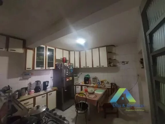 Imagem Sobrado com 309M². 04 quartos e 02 vagas a venda R$ 600 - cidade Domitila -sp
