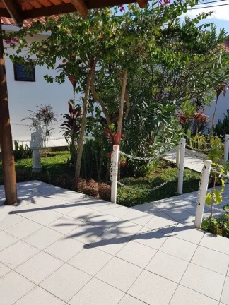 Imagem Lindo, muito lindo, situado a duas quadras da praia, 5 imóveis, com academia, piscina