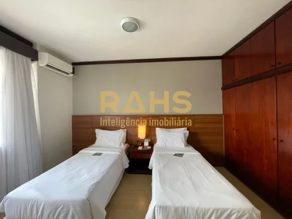 Excelente oportunidade de investimento! O apartamento no Hotel Mercure está à venda, oferecendo um...