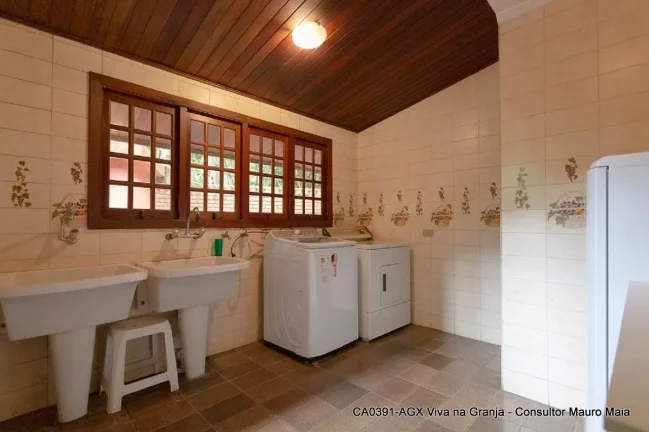 Imagem Casa com 7 dorms (5 suítes) à venda, 500 m² por R$ 3.900.000 - Granja Viana - SP