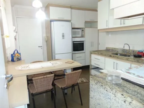 Imagem Pitangueiras,Local Nobre,70 M do Mar,1 por Andar,140 M² Úteis,Garagem,Churrasqueira,Totalmente Reformado,Top de Linha,Lindo!!!