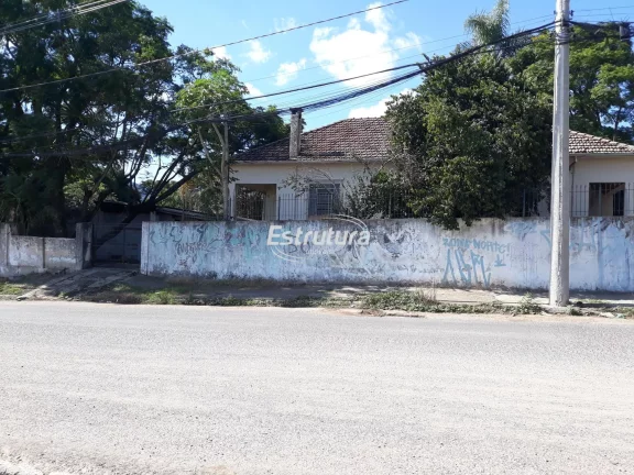 Imagem Casa de esquina bem localizada no bairro Nossa Senhora do Rosário