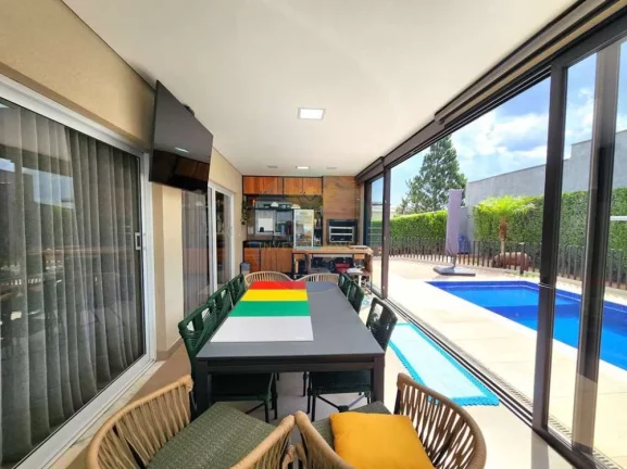 Imagem Casa Alto Padrão a Venda no bairro Granja Viana - Carapicuíba, SP