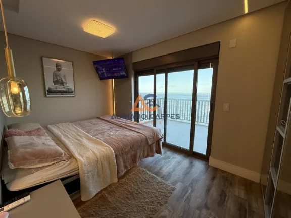 Imagem Cobertura duplex com 271m² de área privativa e 4 suítes, frente mar na Praia do Gravatá em Navegantes - Adriano Carpes Imóveis vende!