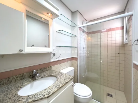 Imagem Com reforma recente e projeto que valoriza amplitude, iluminação e conforto, esta cobertura duplex...