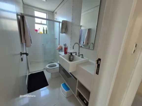 Imagem Descubra o conforto de viver em um espaçoso apartamento de 126m², localizado no charmoso bairro Co...