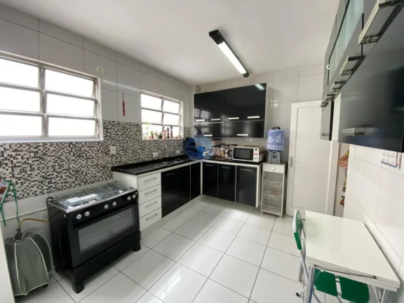 Imagem Apartamento a venda em Santos no Gonzaga quadra da praia.