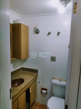 Imagem Oportunidade para reforma. Apartamento com 96m2, 2 dormitórios ( 2 suítes ) e 2 vagas na garagem. ...