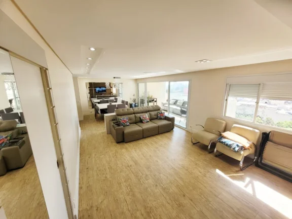 Imagem Apartamento 137M², 3Q, 1 Suíte, 4 Banheiros, 2 Vagas, Varanda, Condomínio Clube, Academia, Piscina, Sauna, Salão de Festas, Churrasqueira, Personal.