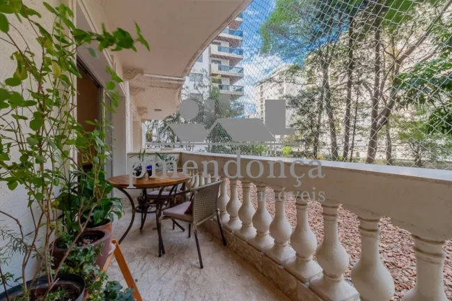 Imagem Apartamento Perdizes com 4 quartos (1 sui­te) e 2 vagas, 220m²