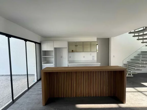 Imagem Casa em condomínio com 4 dormitórios e 4 vagas de garagem em Camboriú