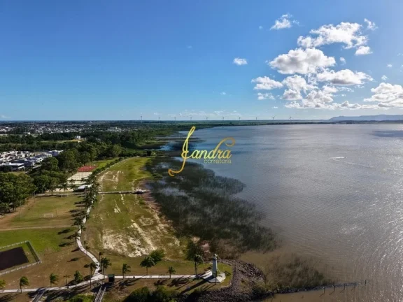 Imagem Sobrado com 05 suítes, com 400m2 de área construída