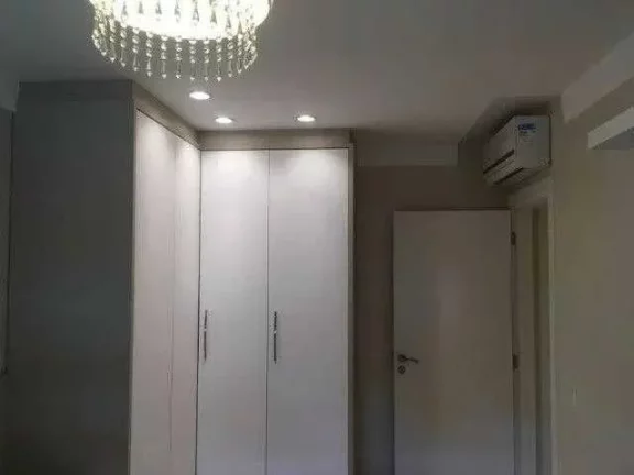 Imagem Apartamento mobiliado com 3 dormitórios sendo 3 suítes e 3 vagas de garagem em Balneário Camboriú/SC