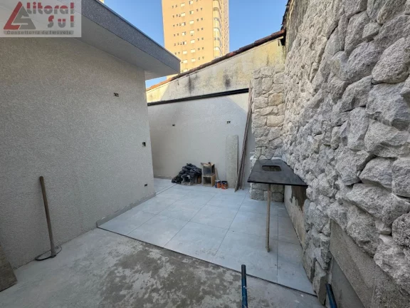 Imagem Casa à venda em Praia Grande-SP, bairro Aviação, 3 quartos, 1 suíte, 1 sala, 2 banheiros, 1 vaga, 175m²