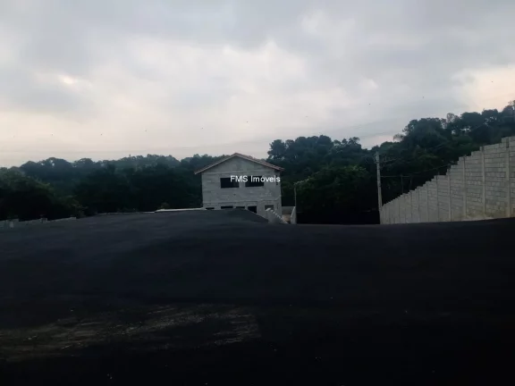 Imagem Galpão com 300m² em Itaquaquecetuba.