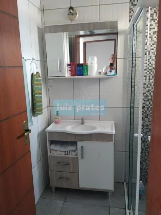 Imagem Ótima casa térrea, pátio grande, toda murada, portão acionamento eletrônico