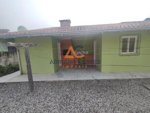 Imagem Casa com 4 quartos há 700 metros da praia no bairro Meia Praia em Navegantes a venda na Adriano Carpes Imóveis vende