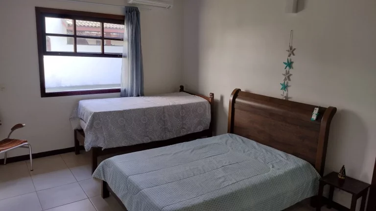 Imagem CASA FRENTE MAR - com 6 dormitórios à suítes - Lagoinha - Ubatuba