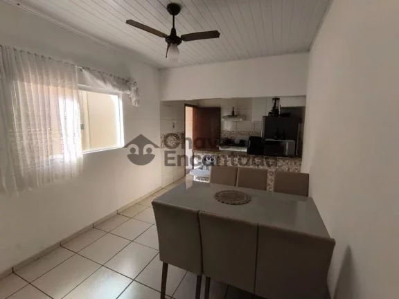 Imagem Casa com barracao um excelente custo beneficio.