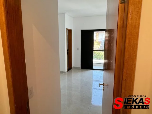 Imagem Casa de 2 quartos com suíte, 2 banheiros e 2 vagas na Vila Ré, São Paulo-SP: seu novo lar espera por você!