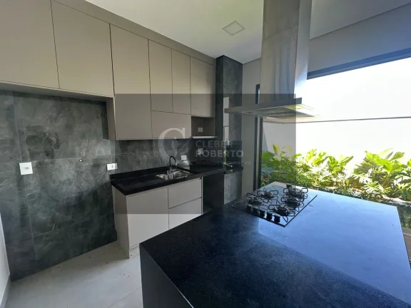 Imagem Casa nova com 3 suítes e área de lazer completa no Portal Aroeira