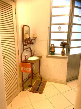 Imagem APARTAMENTO TIPO CASA XAVIER DA SILVEIRA PREDIO ANTIGO A DECOR,VAGA.