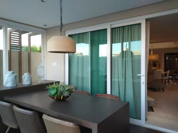 Imagem Casa de Luxo no Condomínio Ravines - Espaço, Conforto e Elegância