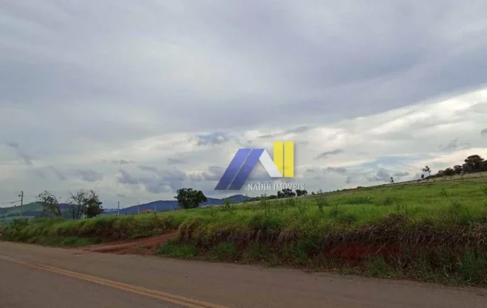 Imagem Chácara à Venda, 4.000 m² em Anhumas - Pouso Alegre