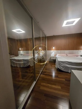 Imagem Sobrado em condomínio, 5 Dormitórios (4 Suítes), Jardim do Golfe 3.